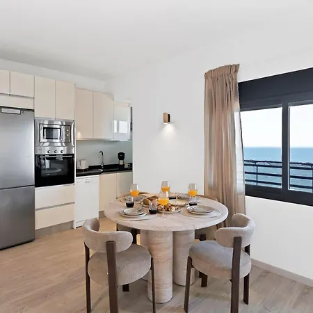 Mediterraneo Beachfront 8 - Center ماربيا