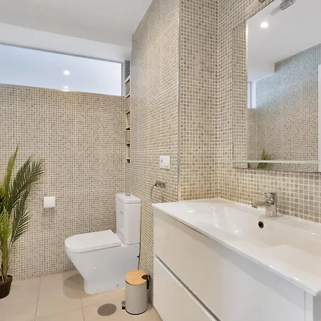Mediterraneo Beachfront 8 - Center